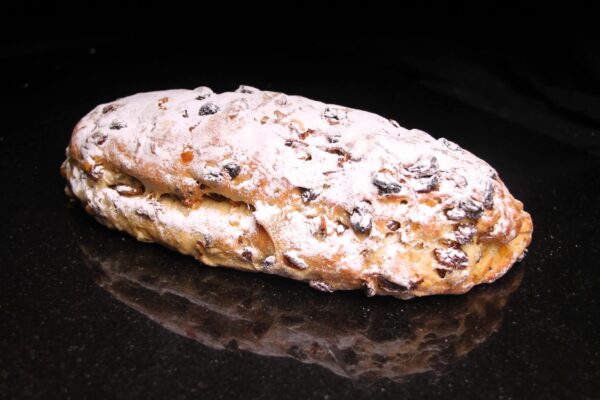 Kerstbrood groot zonder amandelspijs ± 1000 gram