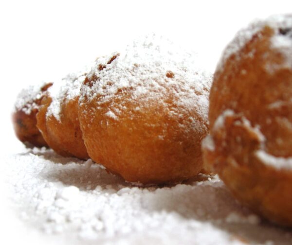 De 'Naakte' Oliebol 10 + 1 gratis
