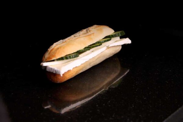 Roombrie met komkommer