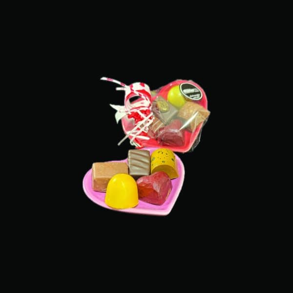 Hartvormig schaaltje met bonbons